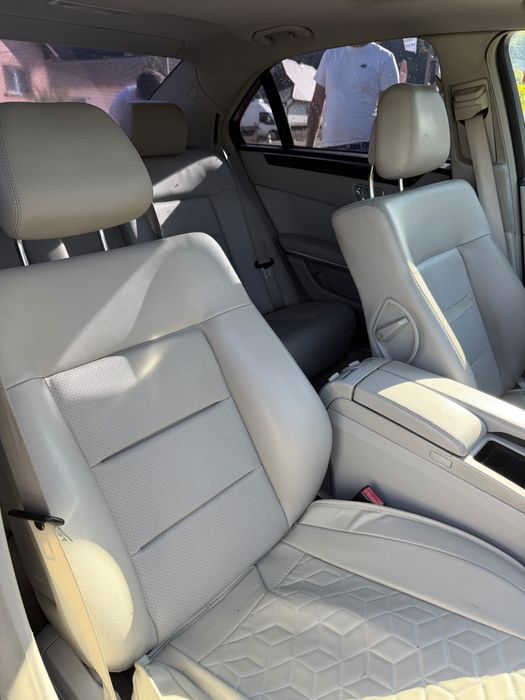 Mercedes-Benz E200