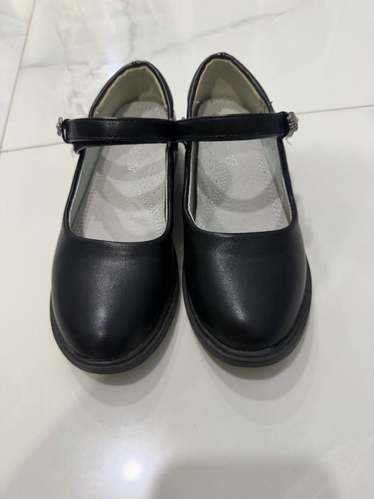 Детски маратонки Adidas и официални обувки