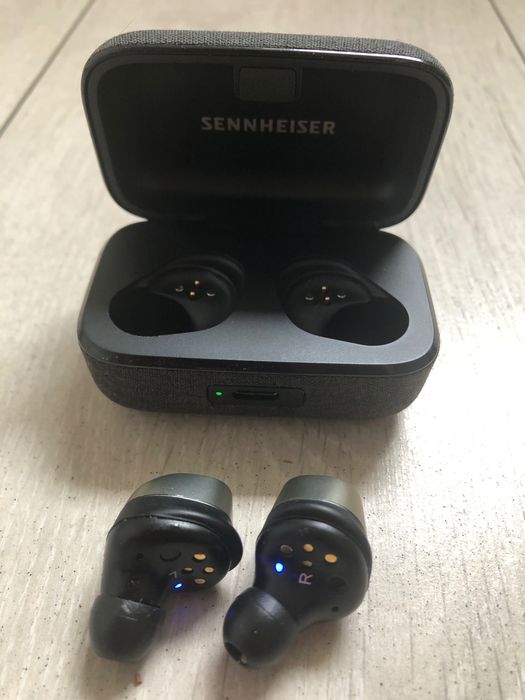 SENNHEISER Momentum 4