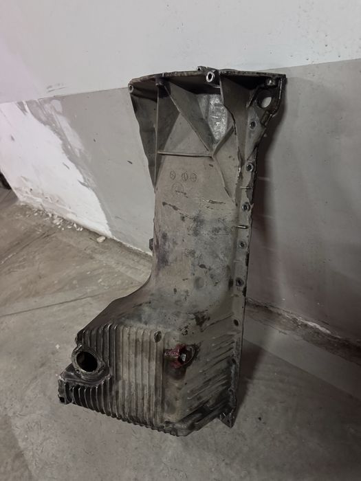 Поддон двигателя м52 БМВ Е38