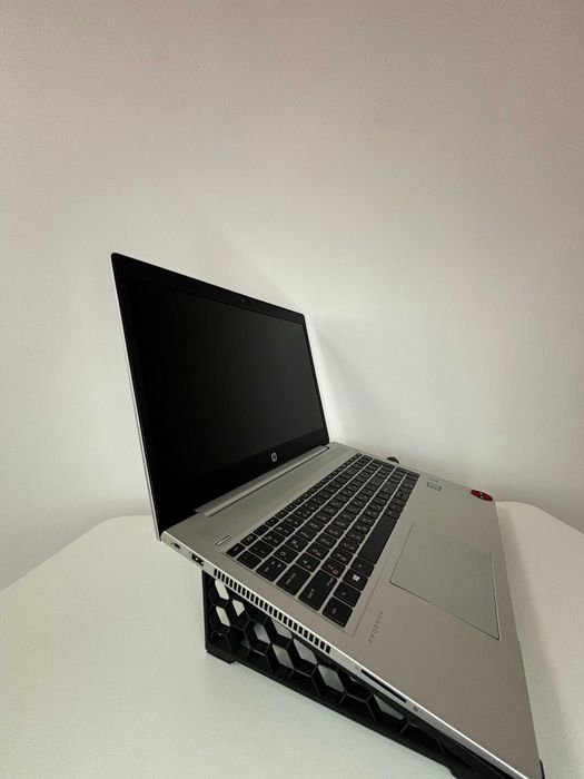 Стойка за лаптоп