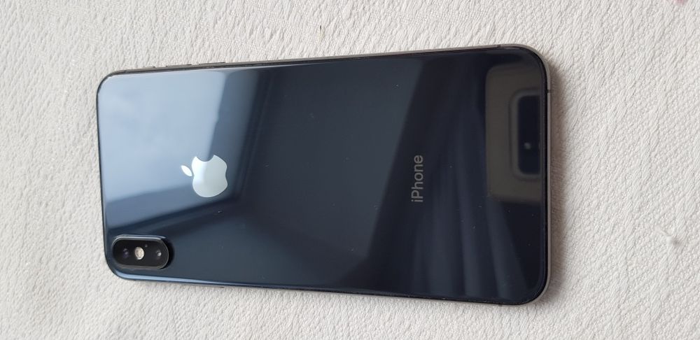 Продам Apple iPhone Xs Max 64 ГБ  б/у