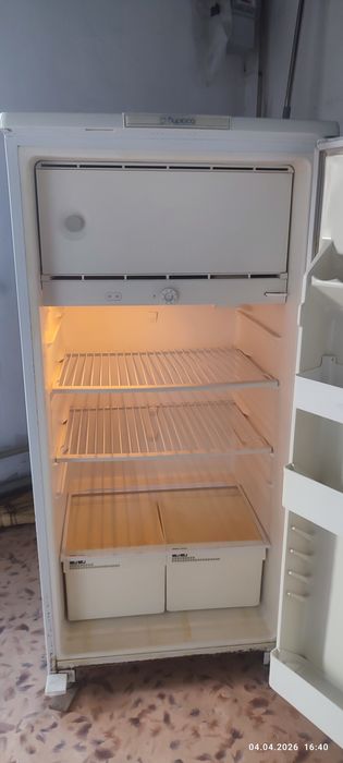 Холодильник Бирюса.