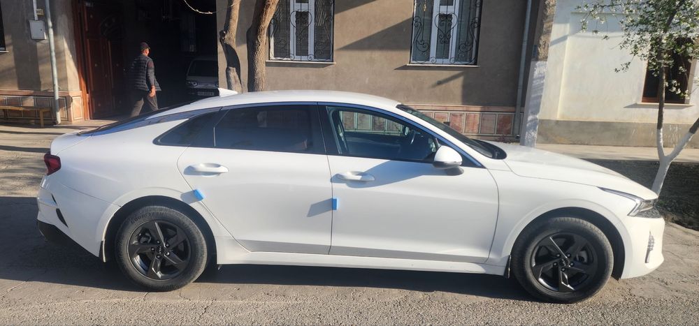 Kia K5 1-pozitsya
