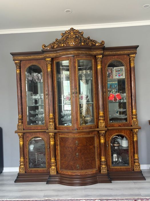 Продам комплект стенка для зала