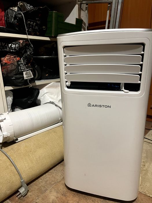 Aparat Aer conditionat Mobil Ariston Mobis 8 8000 BTU, nefolosit