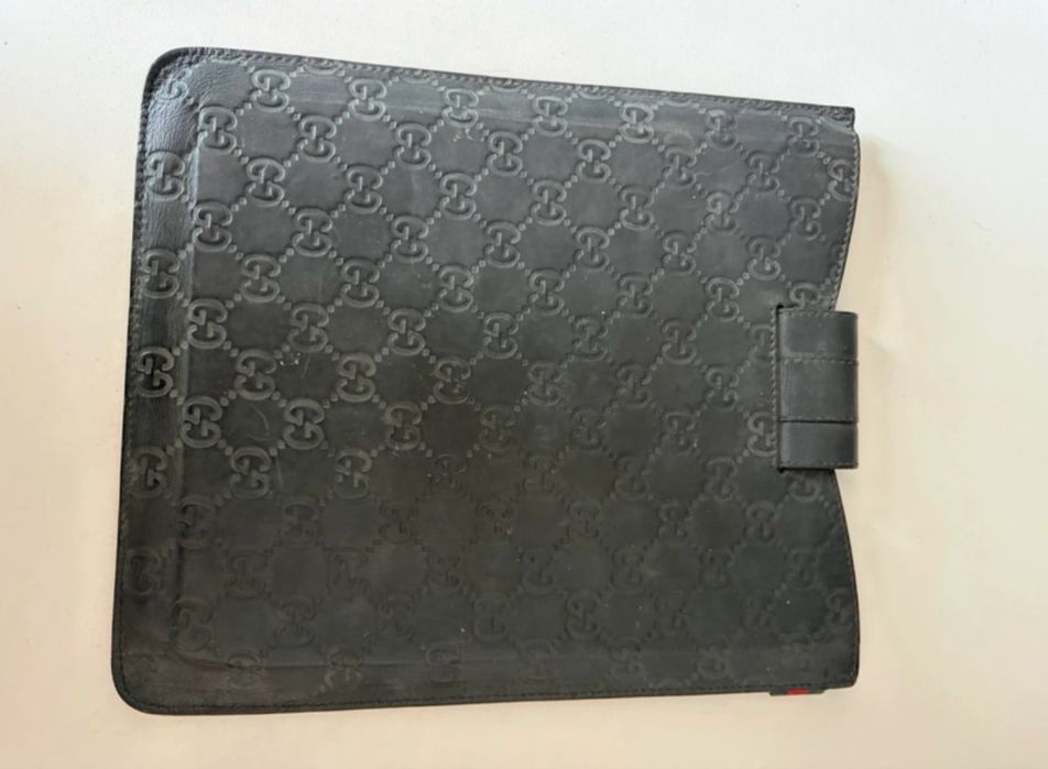 Vand husa Gucci originala pentru Ipad/Imac