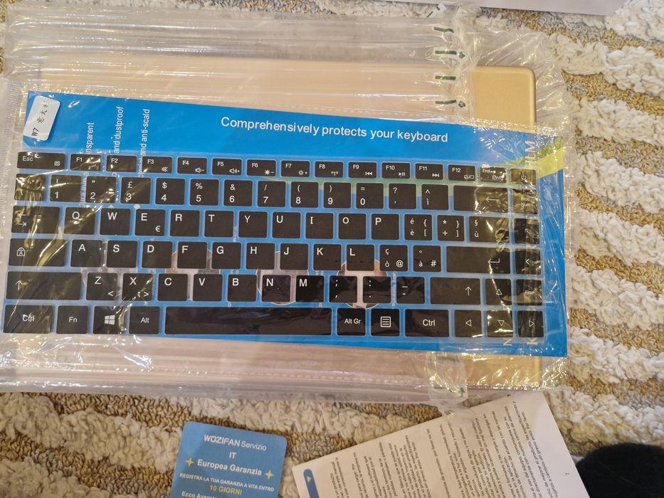 Laptop nou,în cutie