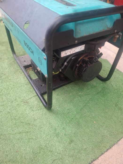 Бензинов генератор - BOSCH 2.5 KW