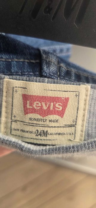 Pantaloni scurti pentru baieti Levi's,marimea 24 luni,stare foarte buna