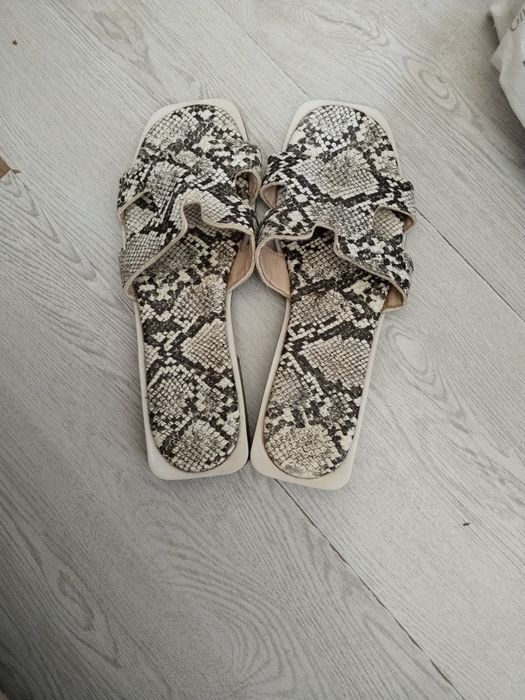 новые женские шлёпки