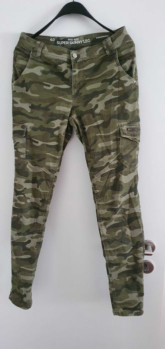 4 чифта дънки