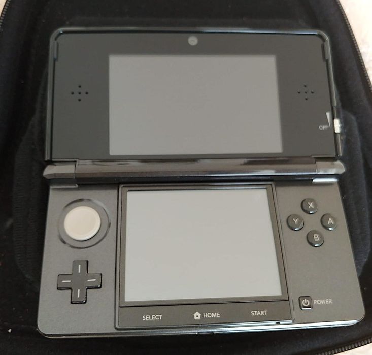 Nintendo 3DS + 4 jocuri Zelda Pokemon Sony PS