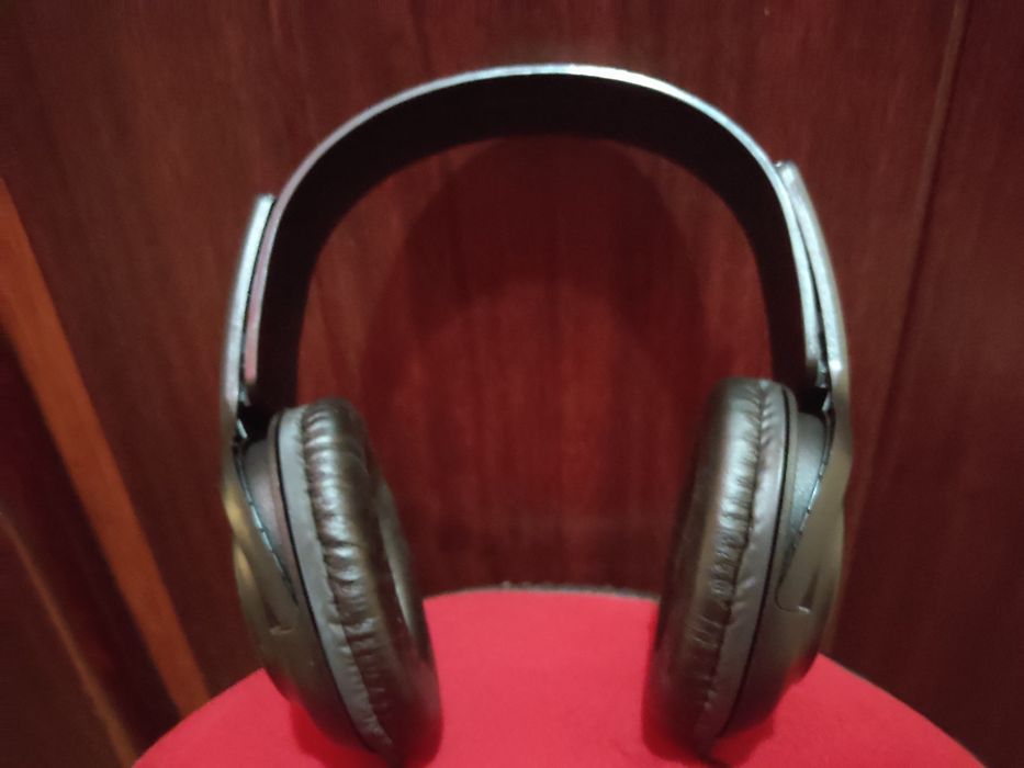 Скидка!Новые накладные наушники,в коробке