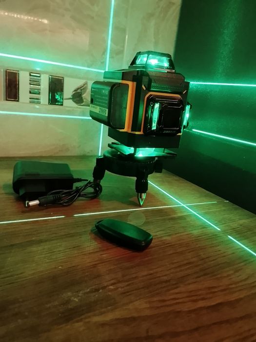 Nivel laser DeWalt cu 16 linii Nou