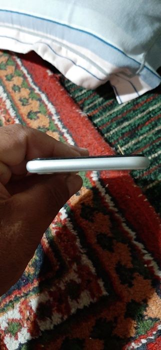 Iphone se 2020 сотилади