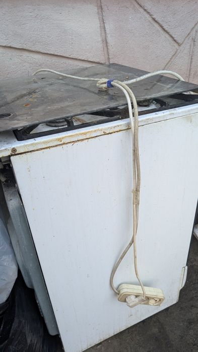 Продам кухонную газовую плиту