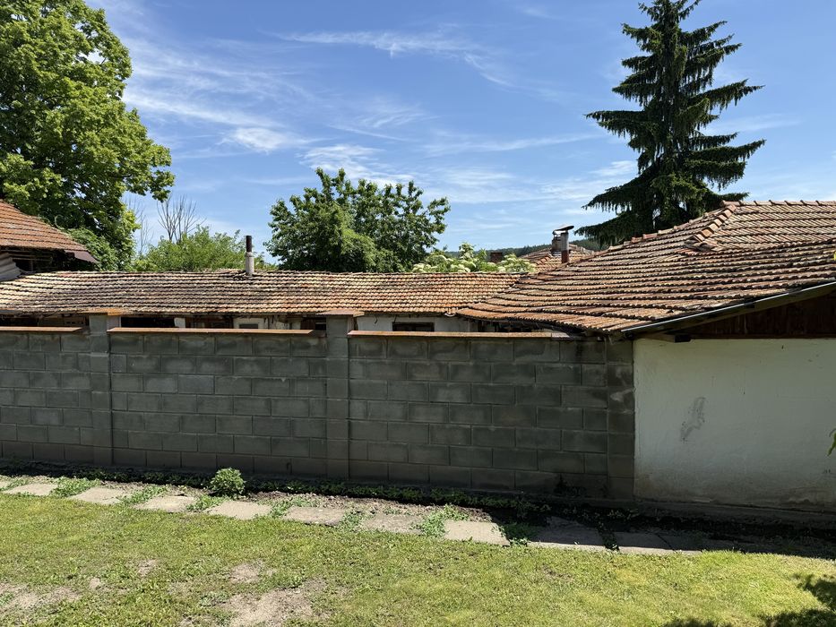 Къща в село  Балкански