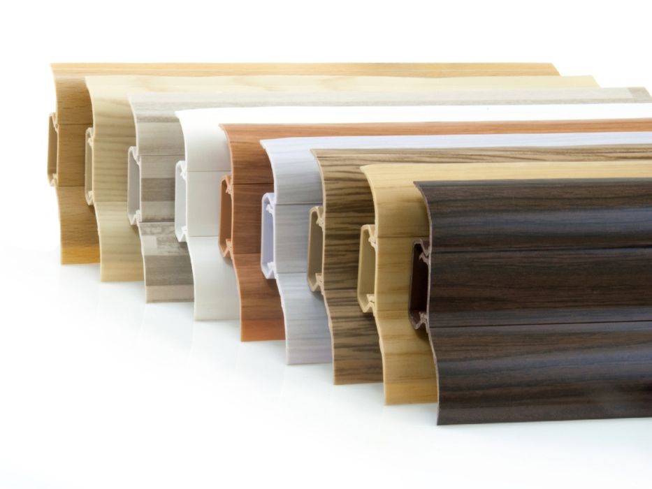 Установка напольного  плинтуса