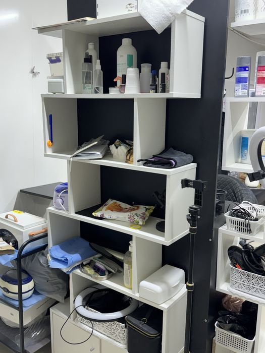 Продам стол визажиста и две полки