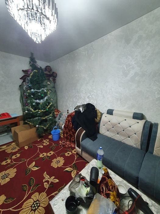 Hovli sotiladi 4 sutq