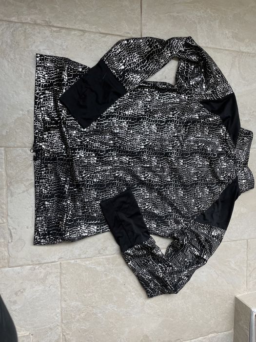 Дамски спортен суитчър