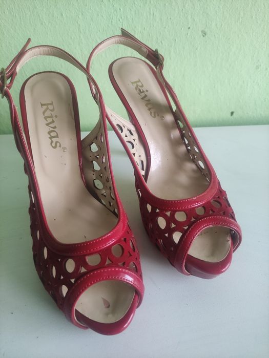 Червени дамски обувки с ток Rivas