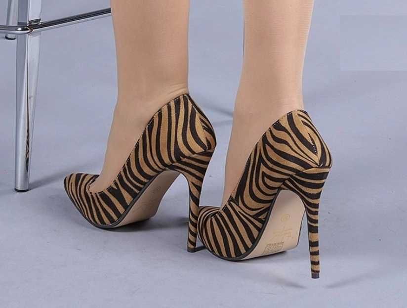 Pantofi stiletto animal print, marimea 37 toc 11,5 cm