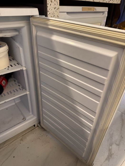 Продам морозильник