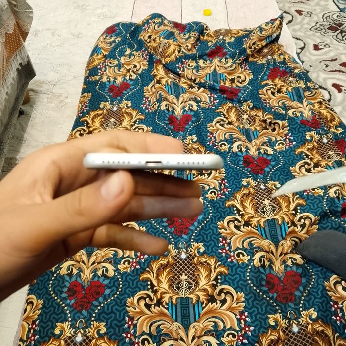 iphone SE 2020 64 GB