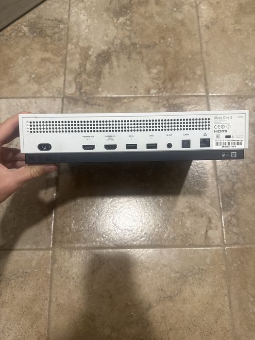 продавам Xbox One S
