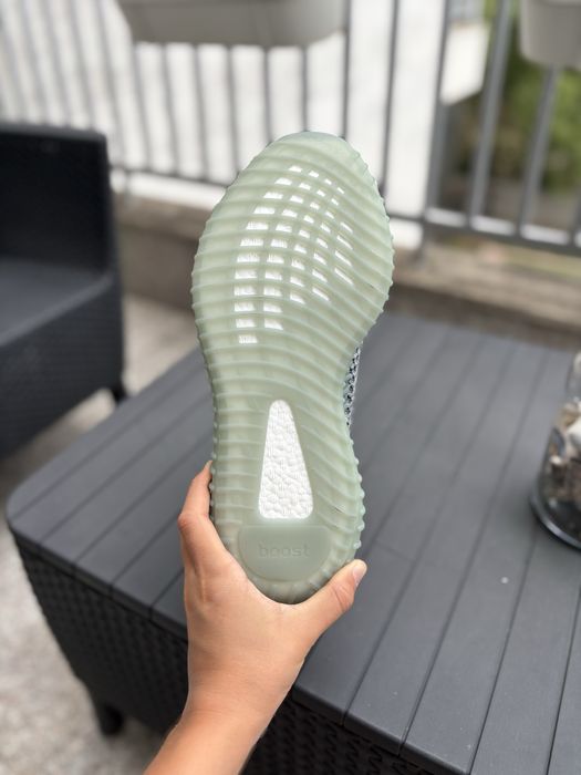 Yeezy 350 vanzare