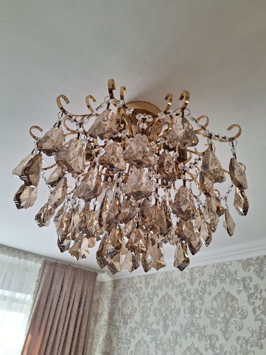 Продам люстру с кристалами