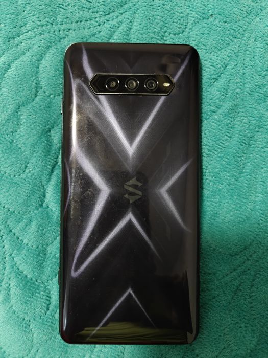 Vand Xiaomi Blackshark 4 8/128gb impecabil