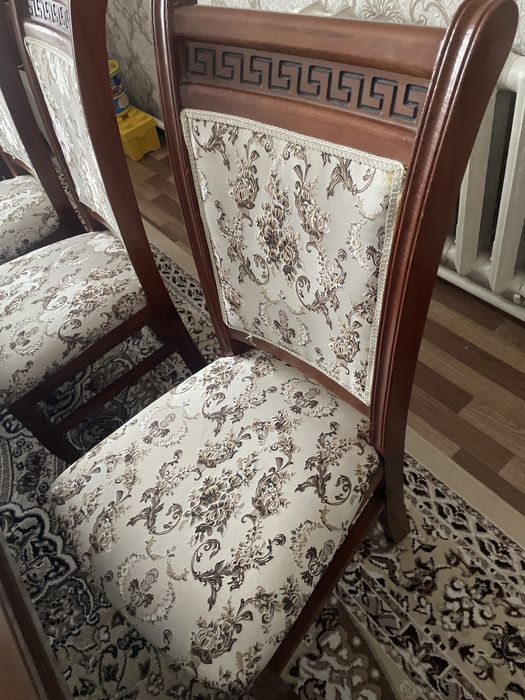 Стол со стульями новый