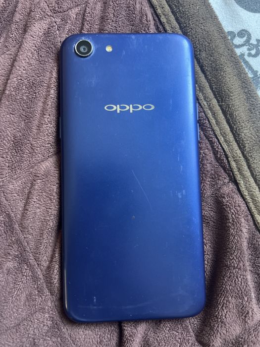 OPPO A83 синего цвета фонарик хороший