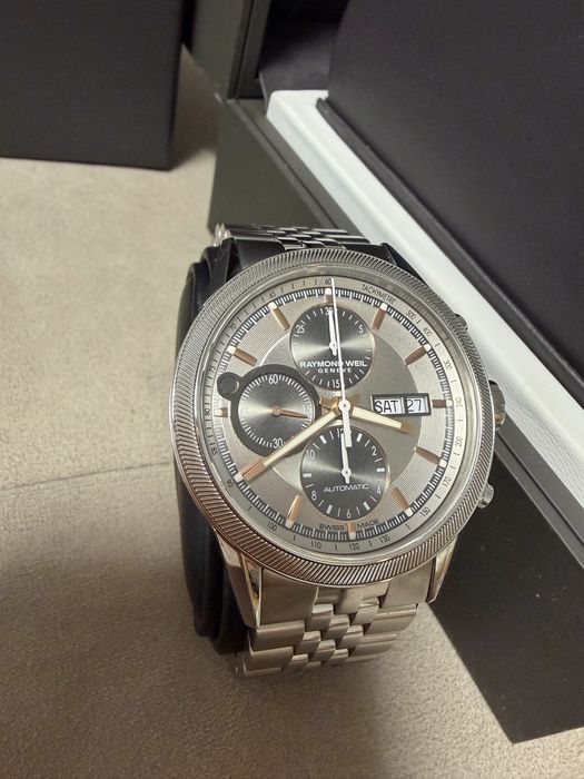 Часовник Raymond Weil