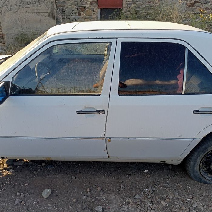 Продам запчасти мерс 124