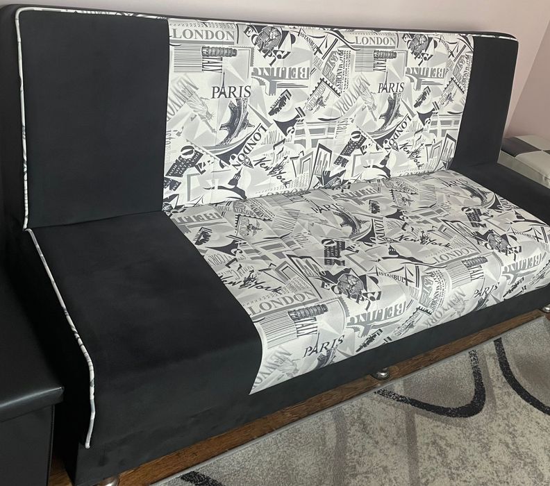 Диван- триместен, разтегателен. Почти неупотребяван. Много запазен