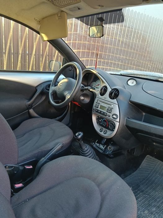 Vând mașina  în stare bună