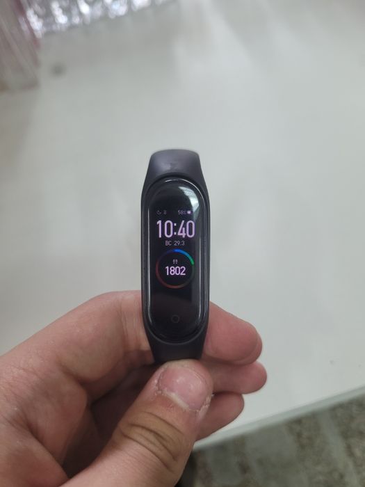 продам mi band 4