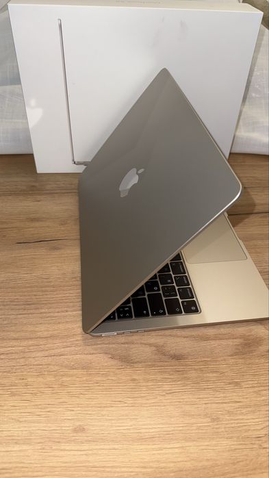 MacBook Air 13 M2, 256GB, Gold