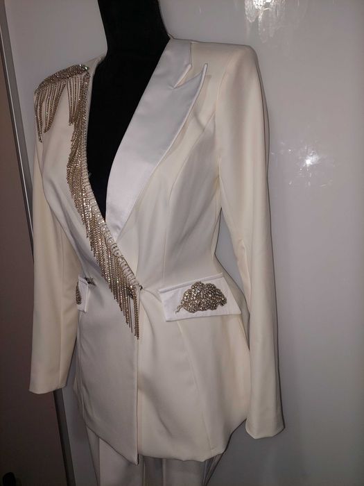 Compleu alb /costum sacou franjuri pietre,pantaloni talie inalta BBY