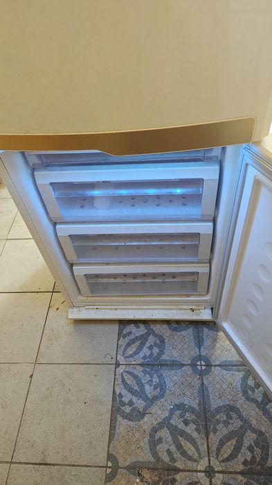 SAMSUNG холодильник продам