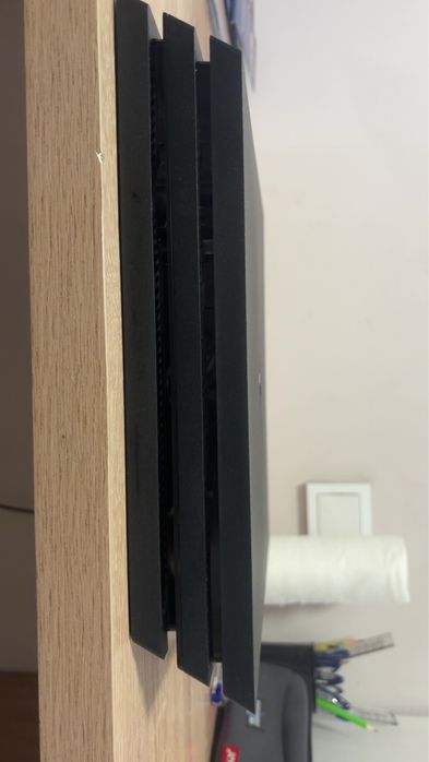 Продается PlayStation 4 Pro