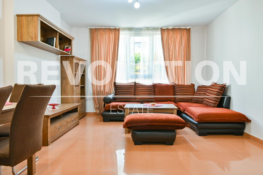 Дава се под наем Двустаен апартамент в София, Център - 65 кв.м за 825 € - Снимка #1