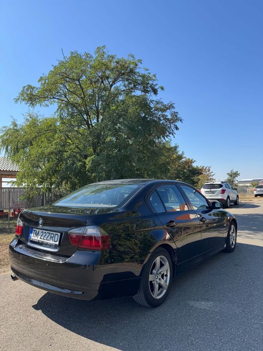 Vând BMW E90 320i N43 2008