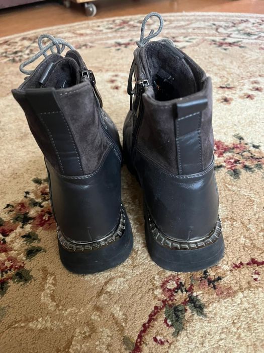 Зимние ботинки женские