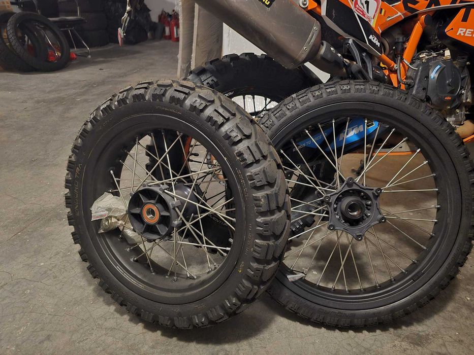 KTM 890 Adventure R 2023 (Rade Garage Tower, DMD T880X Noua In cutie, Jante si Cauciucuri OEM noi)