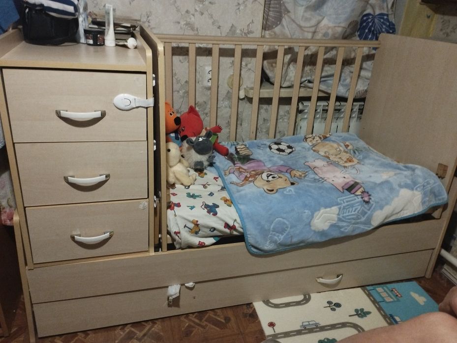 Продаю детскую кроватку